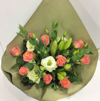 Apricot and Cream Bouquet